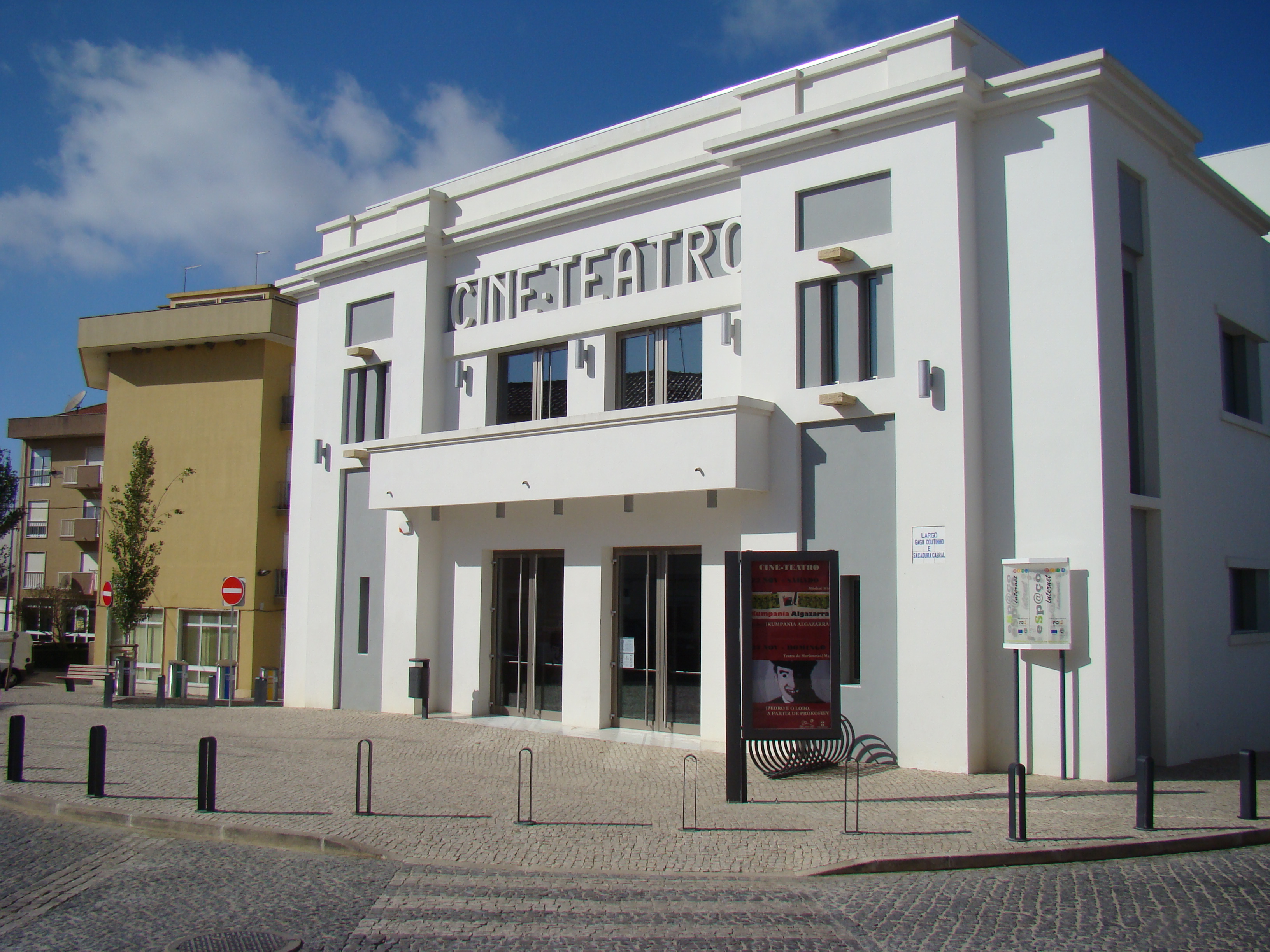 Cine-Teatro de Sobral de Monte Agra�o 